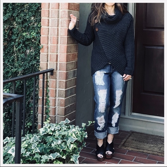 ✨LAST ONE ✨Black waffle knit cowl neck sweater - Picture 4 of 8